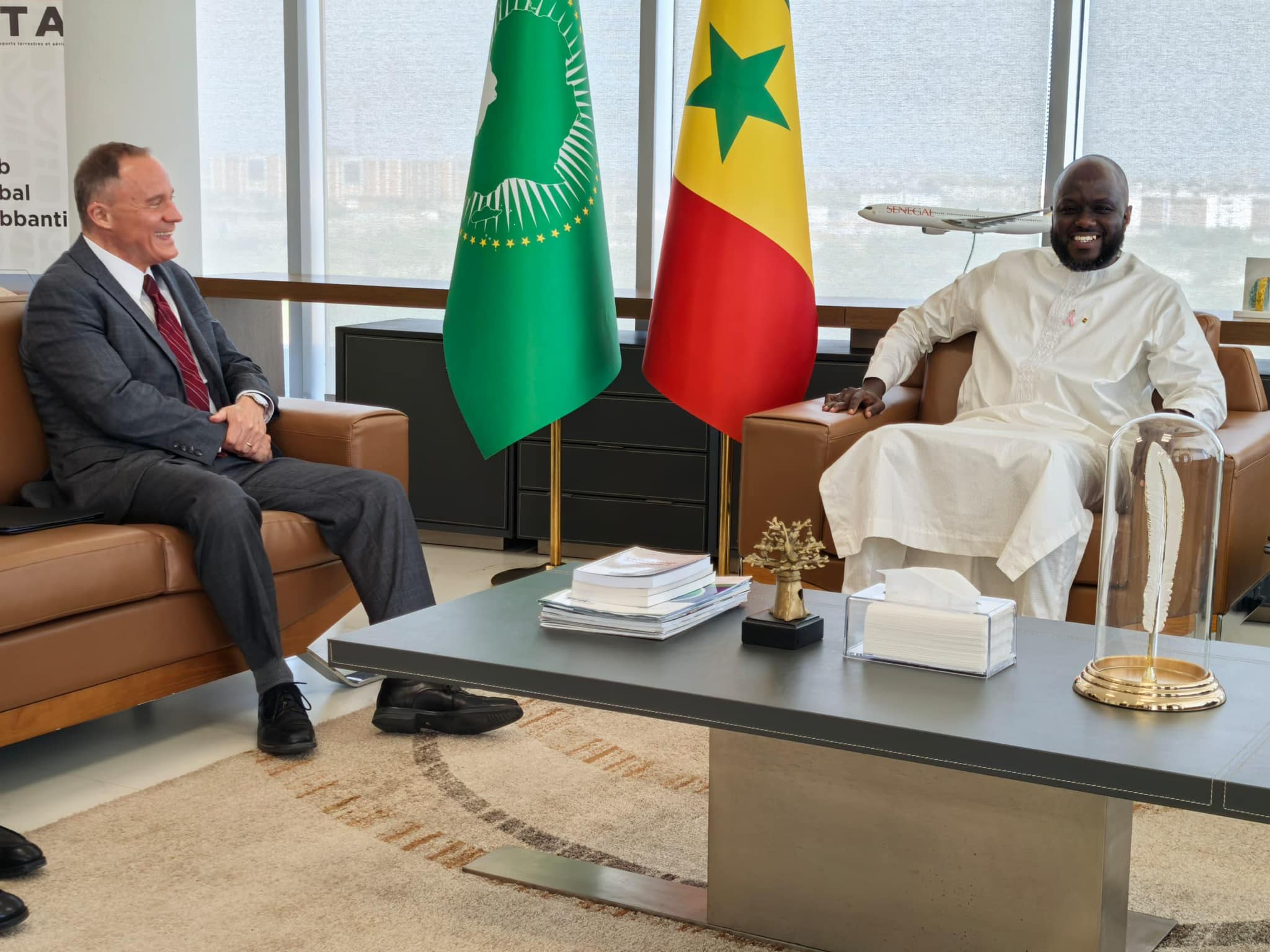 Audiences diplomatiques : El Malick Ndiaye rencontre l’ambassadeur des États-Unis au Sénégal