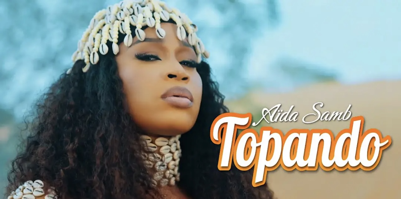 Aïda Samb charme avec son nouveau clip ‘Topando’