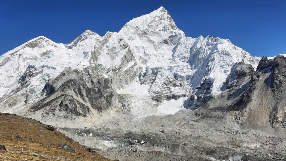 Découverte en Himalaya : des restes d'Andrew Irvine retrouvés sur l'Everest