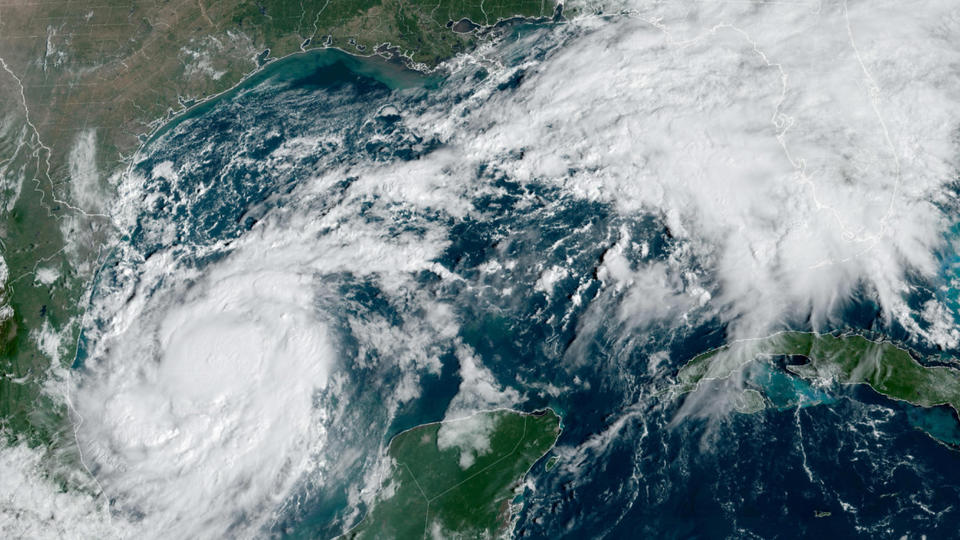 Floride menace par l’ouragan Milton : Un défi majeur après Hélène