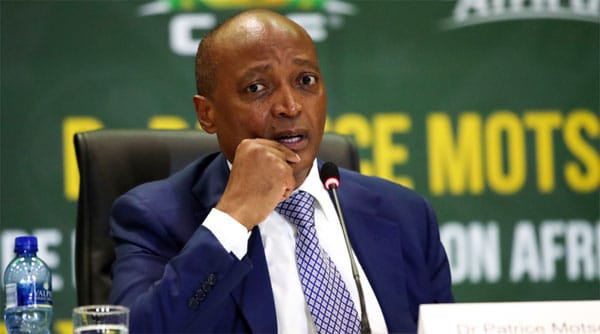 Motsepe salue la progression du beach soccer africain