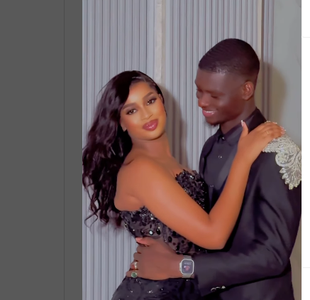 Noces en coton : Magvision et son épouse éblouissants en noir…