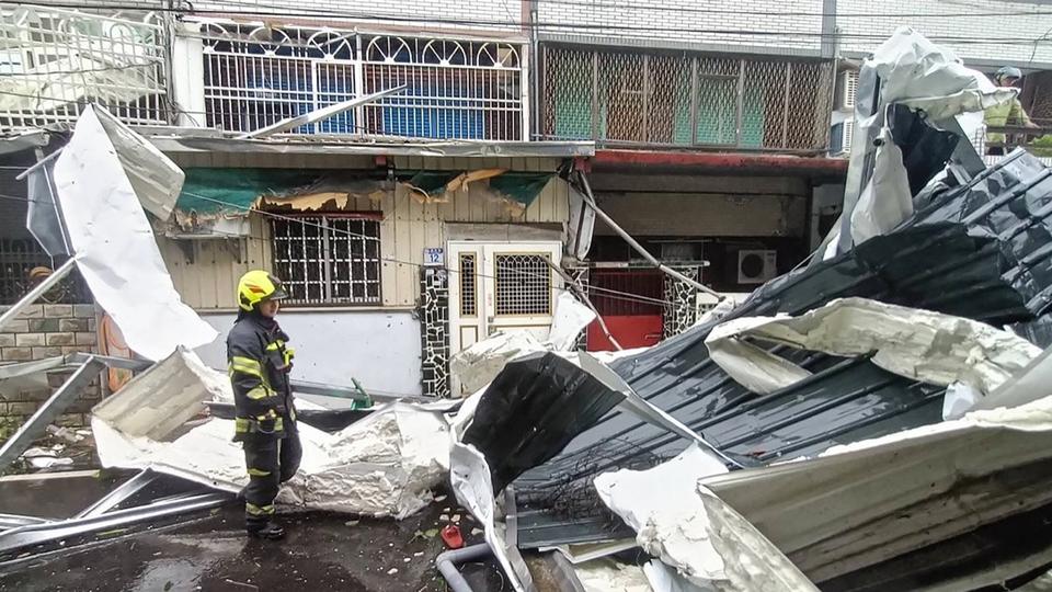 Taïwan : le typhon Kong-rey provoque de lourdes pertes humaines et matérielles