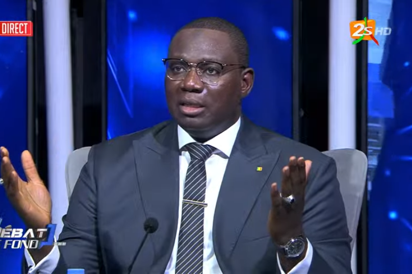 Moussa Balla Fofana est l’invité de Astou Dione : Suivez le direct…