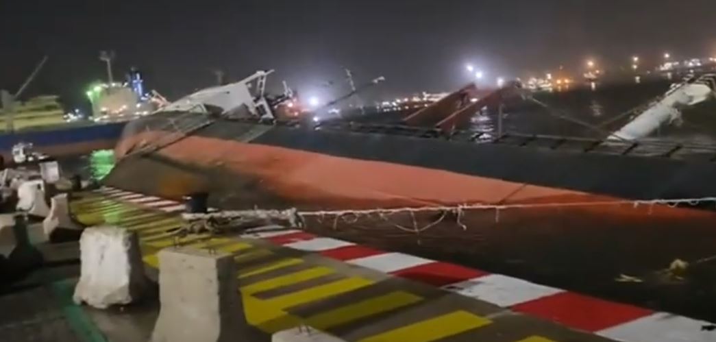 Port de Dakar : Terrible vidéo du naufrage d’un bateau avec deux mécaniciens et un cuisinier à bord (vidéo)