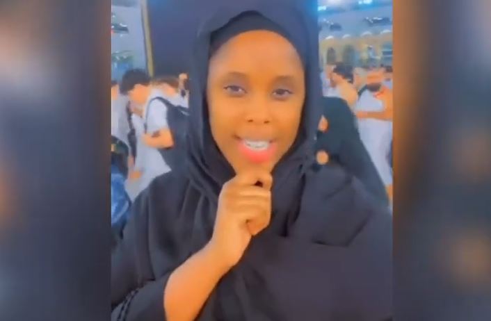 Gabrielle à la Mecque : La féministe a pris la décision de ne plus… (vidéo)