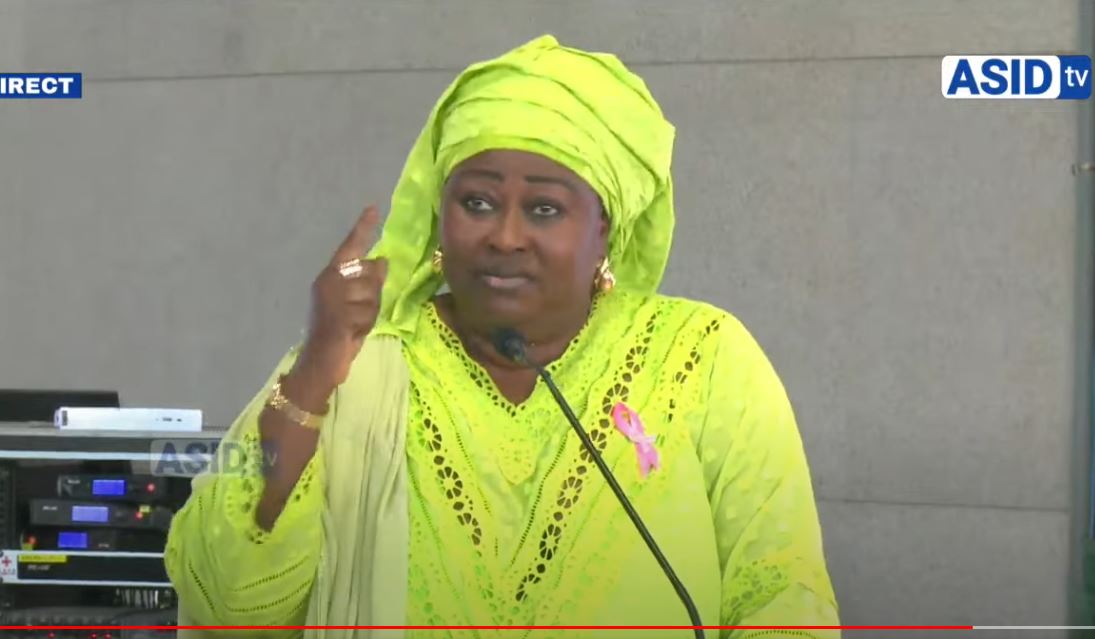 La réplique de Maïmouna Dieye aux détracteurs  d’Abass Fall: « Bou Ame  Motaye » (vidéo)