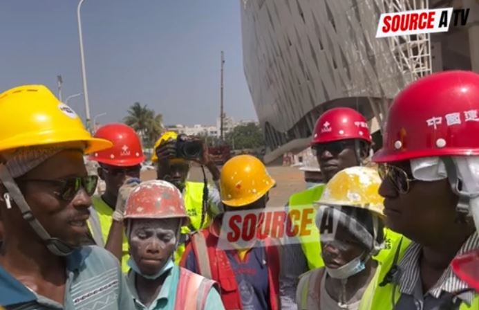 Sous payés, les ouvriers du stade LSS se plaignent auprès du ministre Mme Khady Diene (Vidéo)