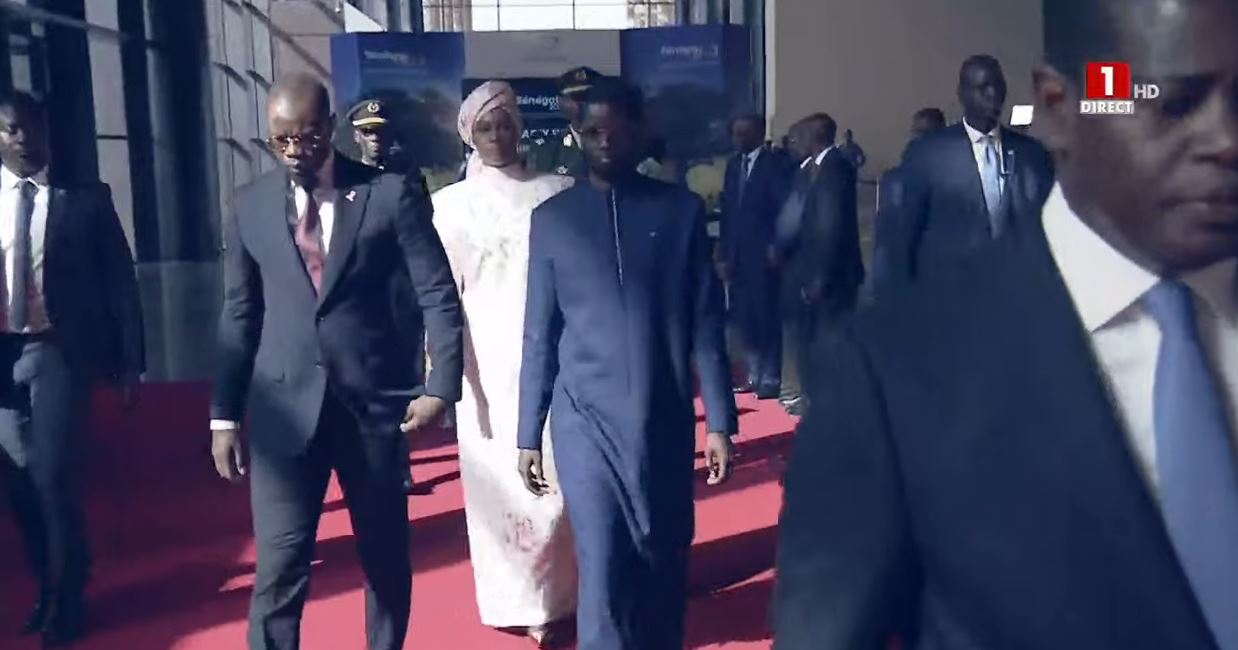 Cérémonie de présentation programme «Sénégal 2050» : L’arrivée du président et de son Premier ministre (vidéo)