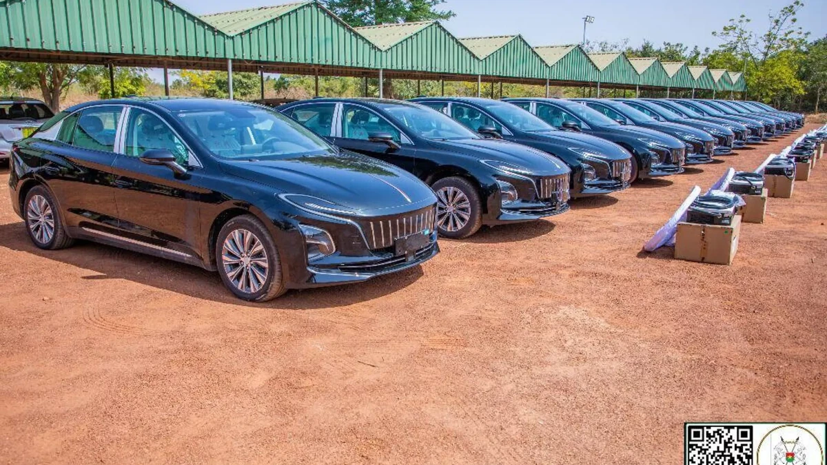 Burkina Faso : Des véhicules électriques pour un futur vert grâce à un don chinois