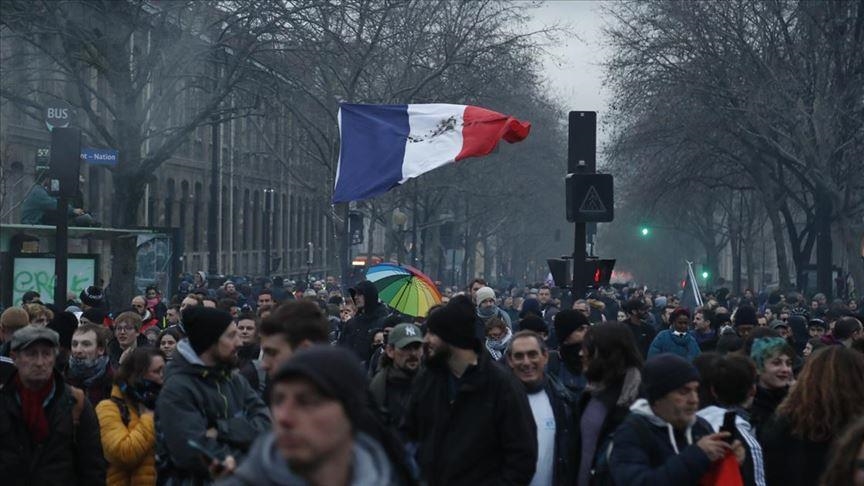 France : Large soutien pour des propositions sociales et énergétiques