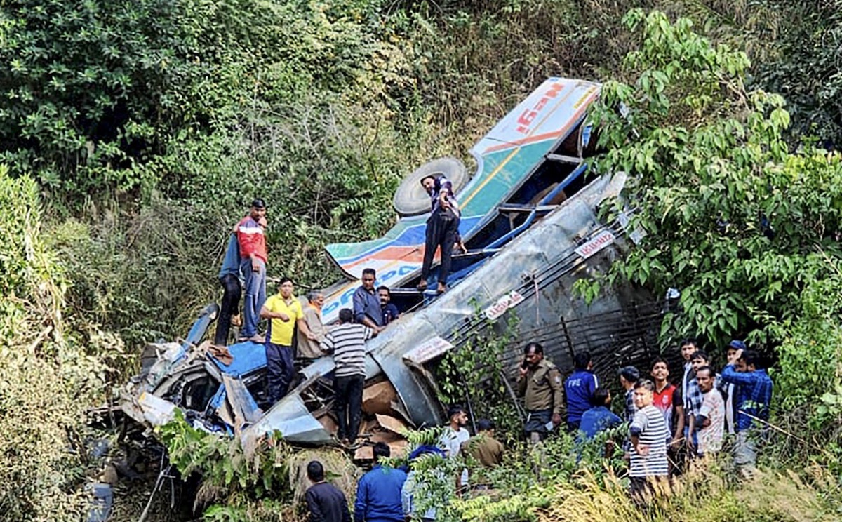 Inde : Tragédie dans l’Himalaya avec un bus dans un ravin, 36 morts confirmés