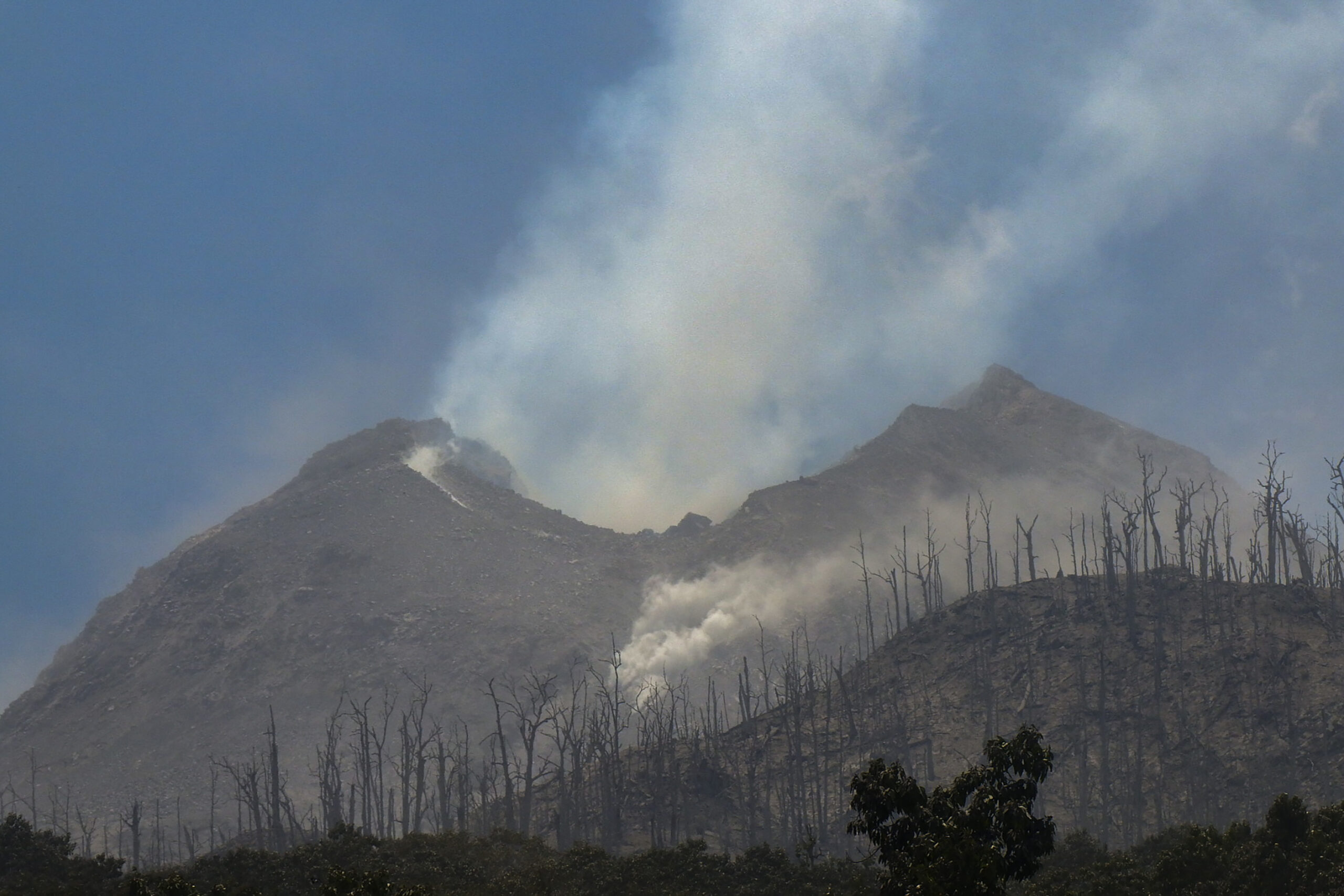 Indonésie : Éruption mortelle du volcan Lewotobi Laki-Laki sur l’île de Florès