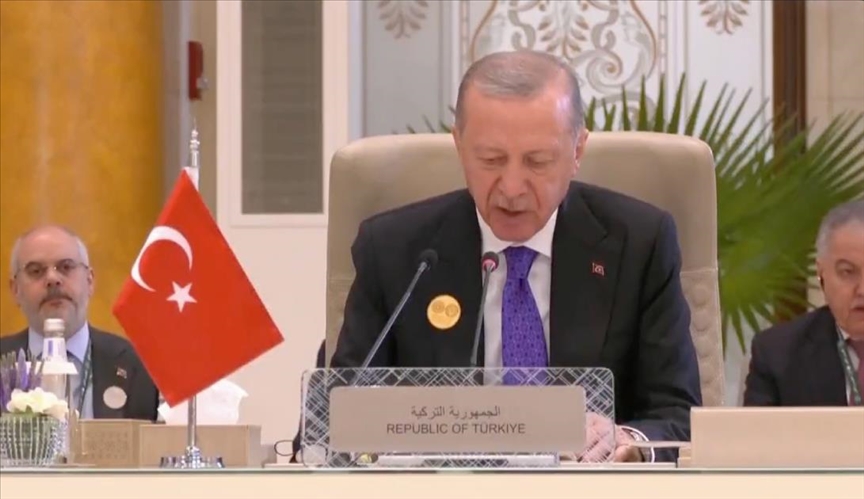 Le président turc Erdogan intervient à Riyad lors du sommet OCI-Ligue arabe