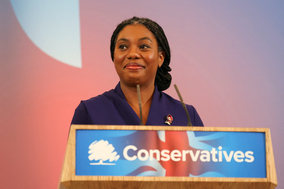 Royaume-Uni : Kemi Badenoch Succède à Rishi Sunak à la Tête du Parti Conservateur