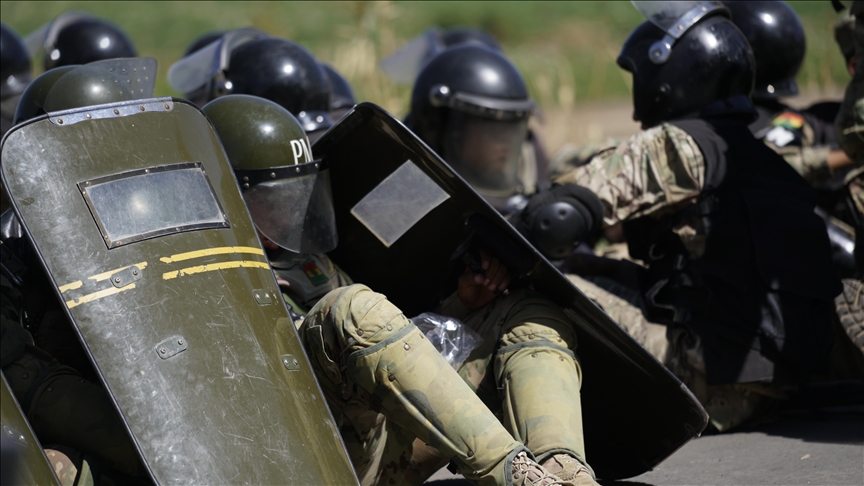 Tensions en Bolivie : l’attaque d’un groupe armé suscite l’indignation