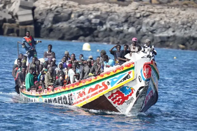 Au large de Djiffer : Une pirogue avec 119 migrants clandestins interceptée