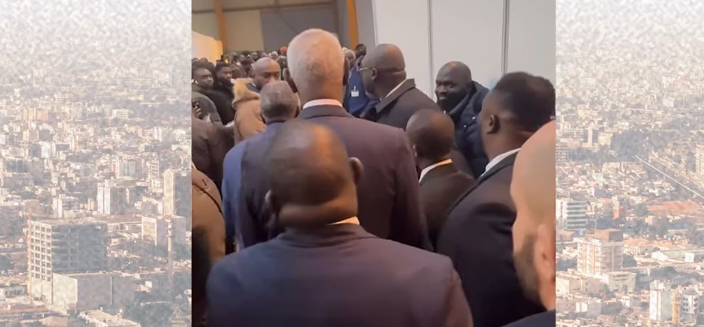 France : le vote d’Abdou Diouf  (vidéo)