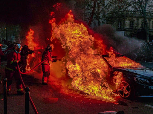 Mbacké: Un maçon retrouvé mort calciné dans un véhicule de type Mercedes 190