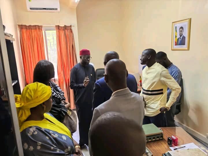Assemblée nationale : Le président El Malick Ndiaye échange avec les membres du personnel