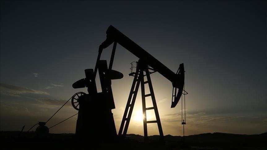 Chute des prix du pétrole : influence des décisions monétaires des États-Unis et de la croissance économique