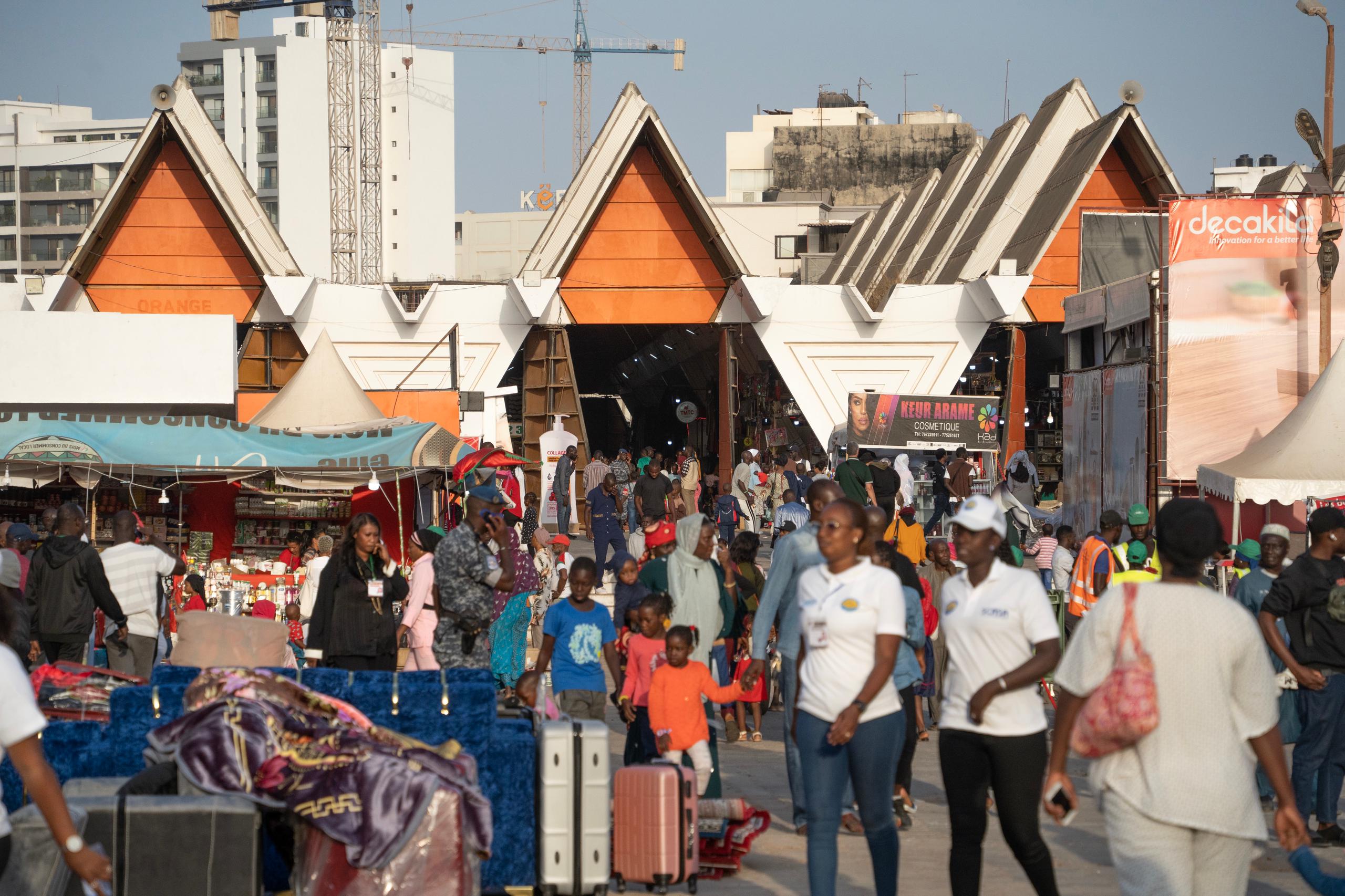 Effervescence et soucis à la Foire de Dakar