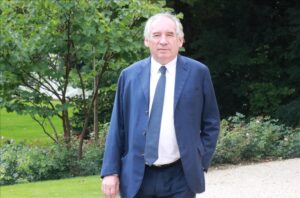 France : François Bayrou nommé Premier ministre par Emmanuel Macron