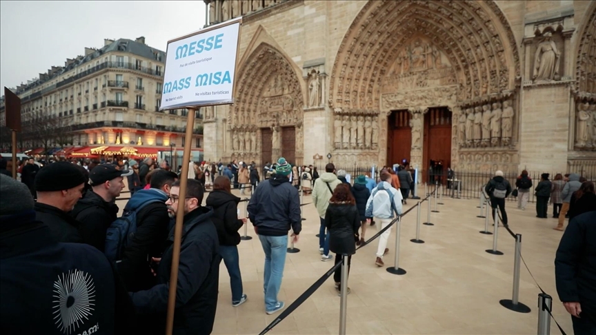 France : Notre-Dame de Paris rouvre pour sa première messe de réveillon depuis l’incendie