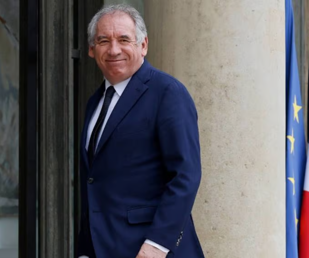 François Bayrou prend les commandes à Matignon après la censure de Barnier