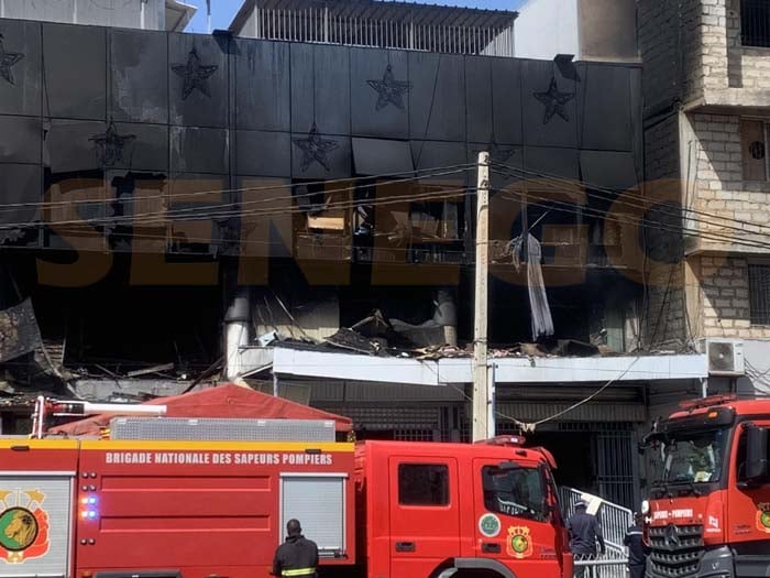 Désolation à Yoff : L’incendie ravageur du Hypermarché Exclusive en images