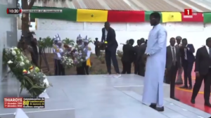 Thiaroye 44: Le président dépose sa gerbe de fleurs en hommage aux tirailleurs sénégalais (vidéo)