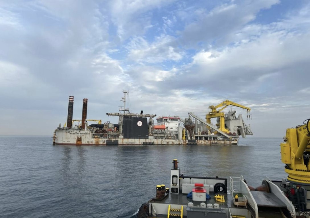 Sénégal – Port de Ndayane : Les travaux démarrent enfin avec l’arrivée du navire dragueur Willem Van Rubroeck