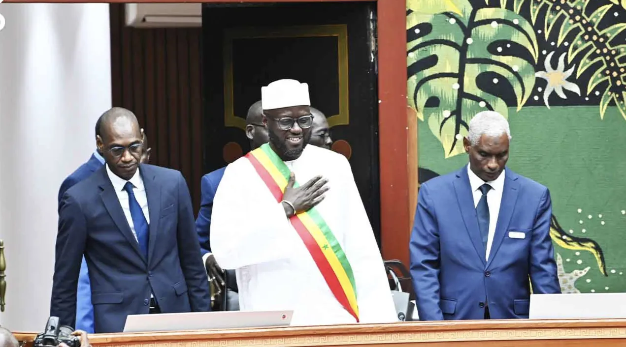 Démission d’El Malick Ndiaye : l’Assemblée nationale salue un « geste hautement républicain »