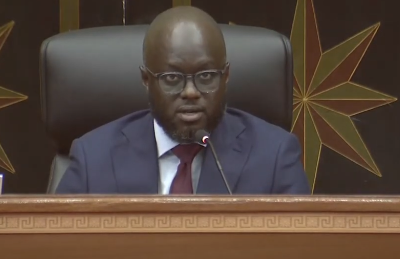 Assemblée, El Malick Ndiaye recadre Abdou Mbow : « Si vous insistez vous allez sortir… » (vidéo)