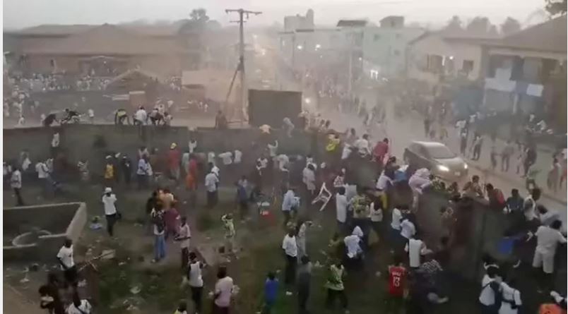 Guinée: Le Président demande l’ouverture d’une enquête après la mort de 56personnes et des blessés