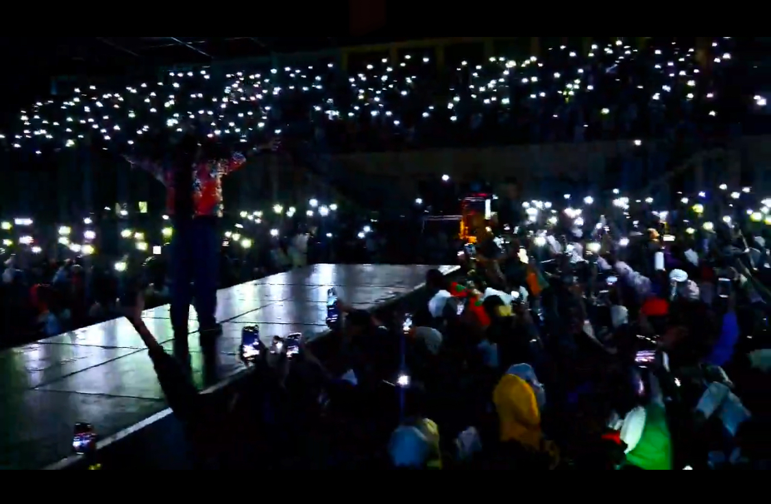 Spectacle, lumière, ambiance… BM Jaay gâte son public (vidéo)