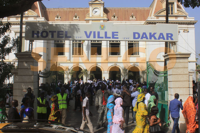 Sacrilège, l’hôtel de ville de Dakar agressé et souillé (Par Doudou Coulibaly)*