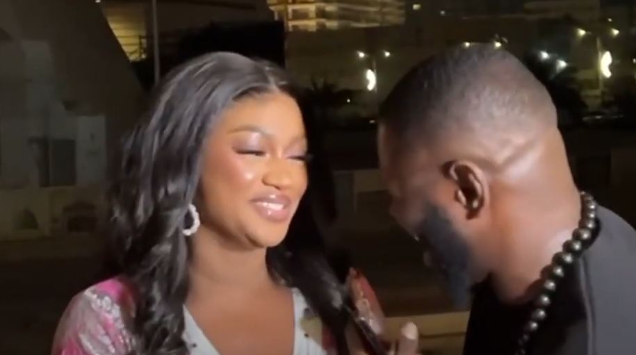 Pape Cheikh enthousiaste retrouve son ex-épouse, Kia Aïdara : Une vidéo qui en dit long sur leur relation