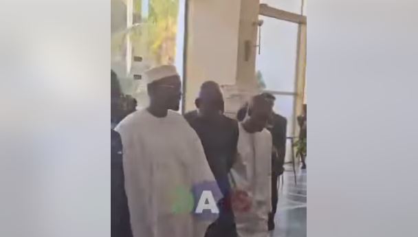 Assemblée nationale : L’arrivée du Premier ministre Ousmane Sonko ( vidéo)