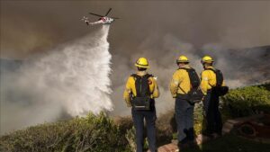 Incendies dévastateurs à Los Angeles : Un bilan tragique de 16 morts