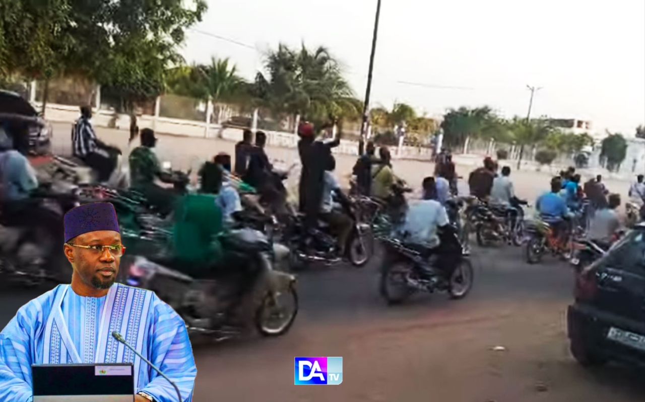 Touba-Mbacké : Les conducteurs de mototaxis crient « Sonko ! Défaillant-bi »