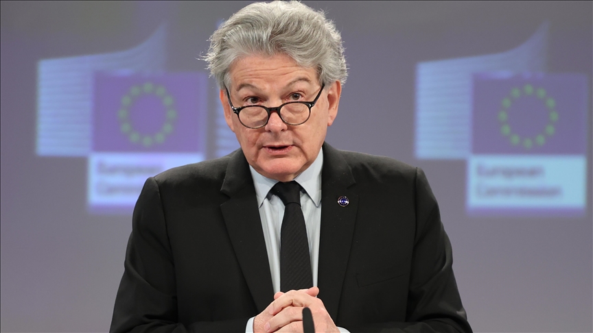 Union Européenne : Thierry Breton évoque une possible interdiction de X, la plateforme d’Elon Musk