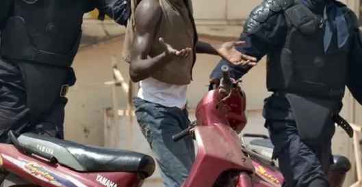 Arrestation de deux agresseurs à Diamaguène : un duo pris en flagrant délit…