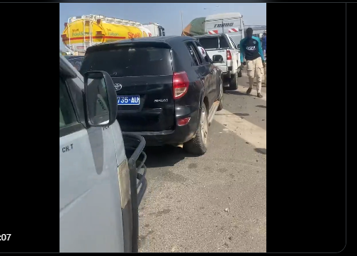 Carambolage sur l’Autoroute AIBD-Dakar : 4 véhicules et un camion impliqués…