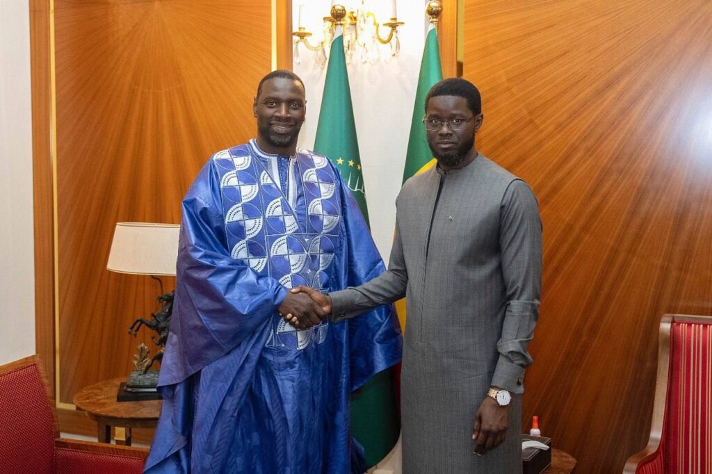 OMAR SY REÇU AU PALAIS