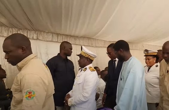 (Vidéo) Décès de l’épouse du ministre Alioune Dione: Le Président Diomaye Faye à Bambey pour présenter ses condoléances