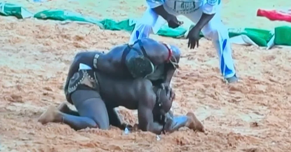 Aréna: Papa Bari Bari bat Tapha Gueye 2