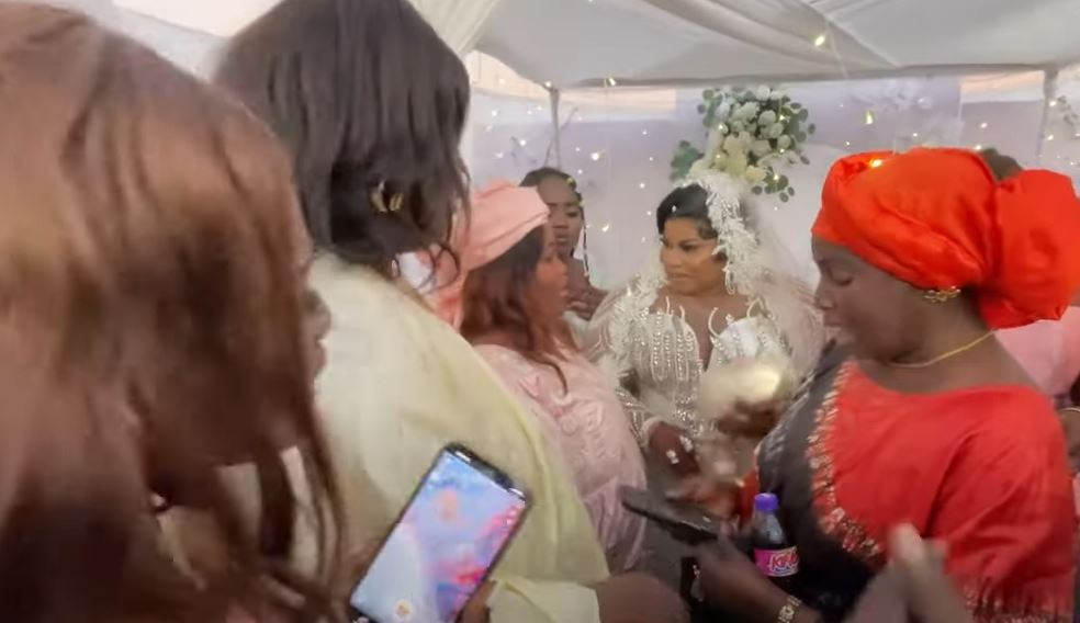 Mariage : Ouley Mané célèbre son amour dans une magnifique cérémonie ( vidéo)