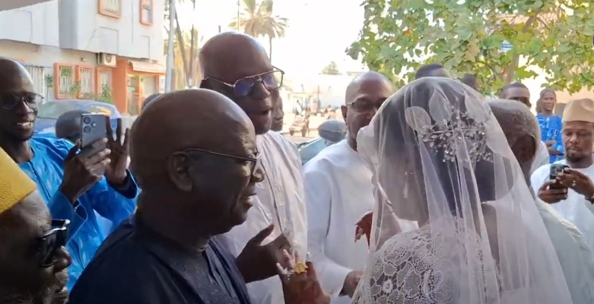 Ngoné Saliou rayonnante dans une magnifique robe de mariage ( vidéo)