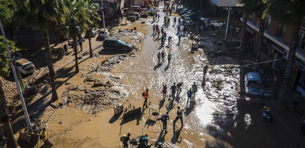 L’Espagne va régulariser les migrants victimes des inondations du…